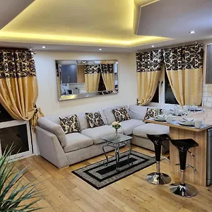 Apartment *f43nh* Setup For Your Relaxed & Cosy + Free Parking + Free Fast Wifi *, Leeds (West Yorkshire)