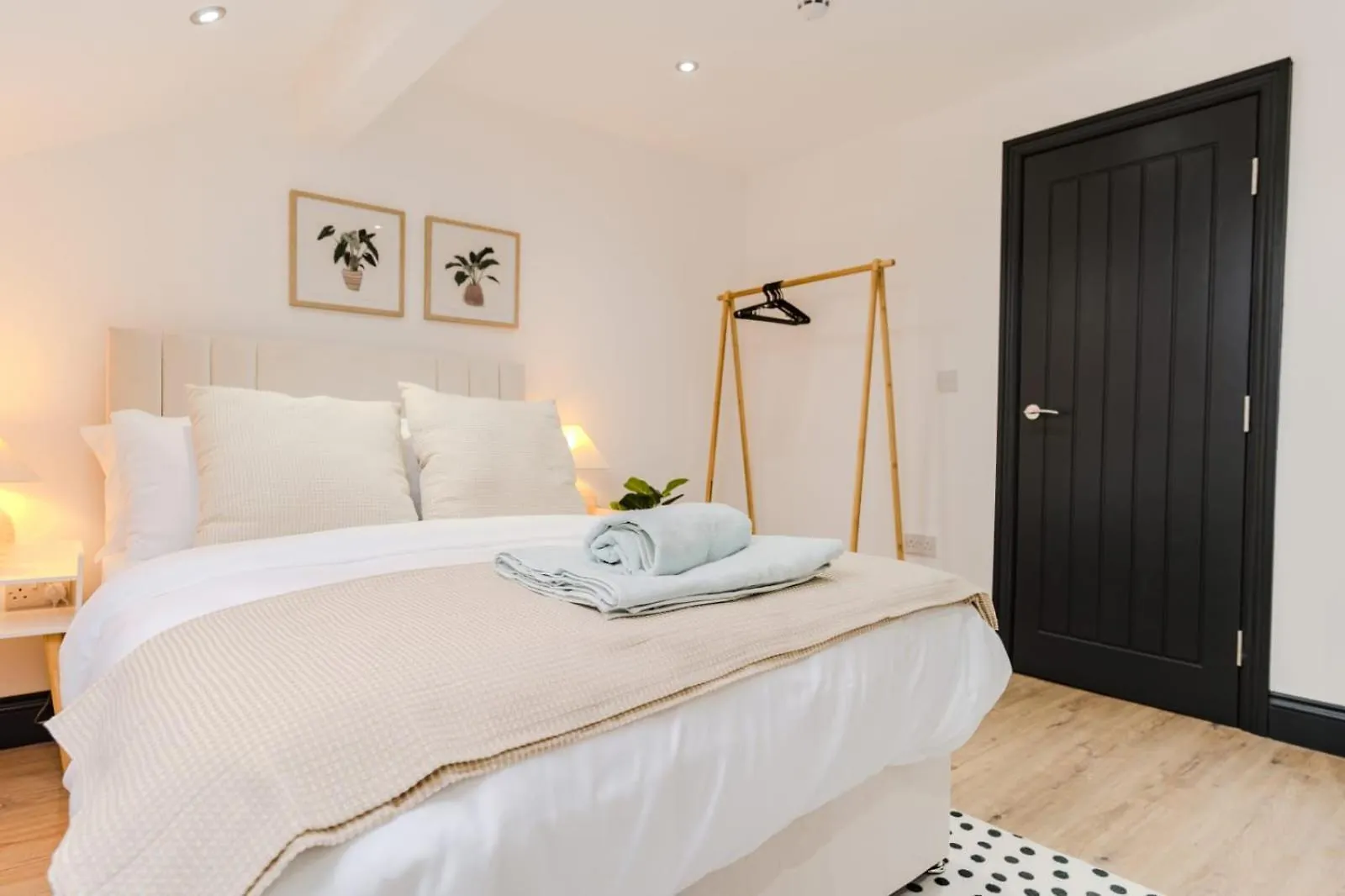 Stunning Skyview 2Br Flat , Fast Wifi - Home Away From Home Leeds  United Kingdom
